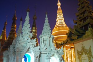 Shwedagon at night