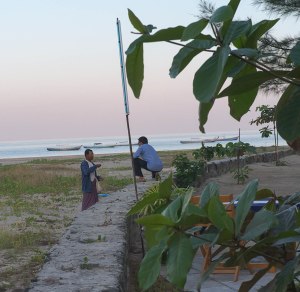 Our Chef conferring with his fish supplier after the morning catch.  Scaramouchine anticipated . . .